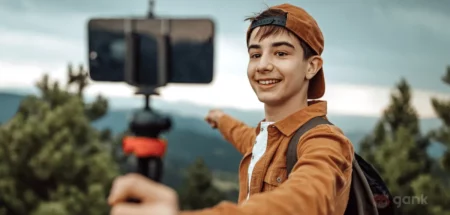 What is A Vlog? All You Need to Know about Vlogging