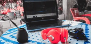 Featured Image of faceless YouTube channel